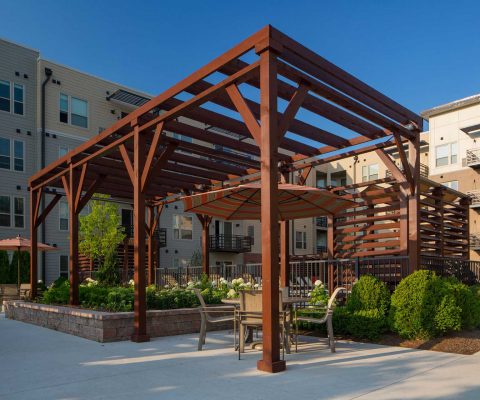 Landscaped courtyard at Tapestry Glenview apartment residence